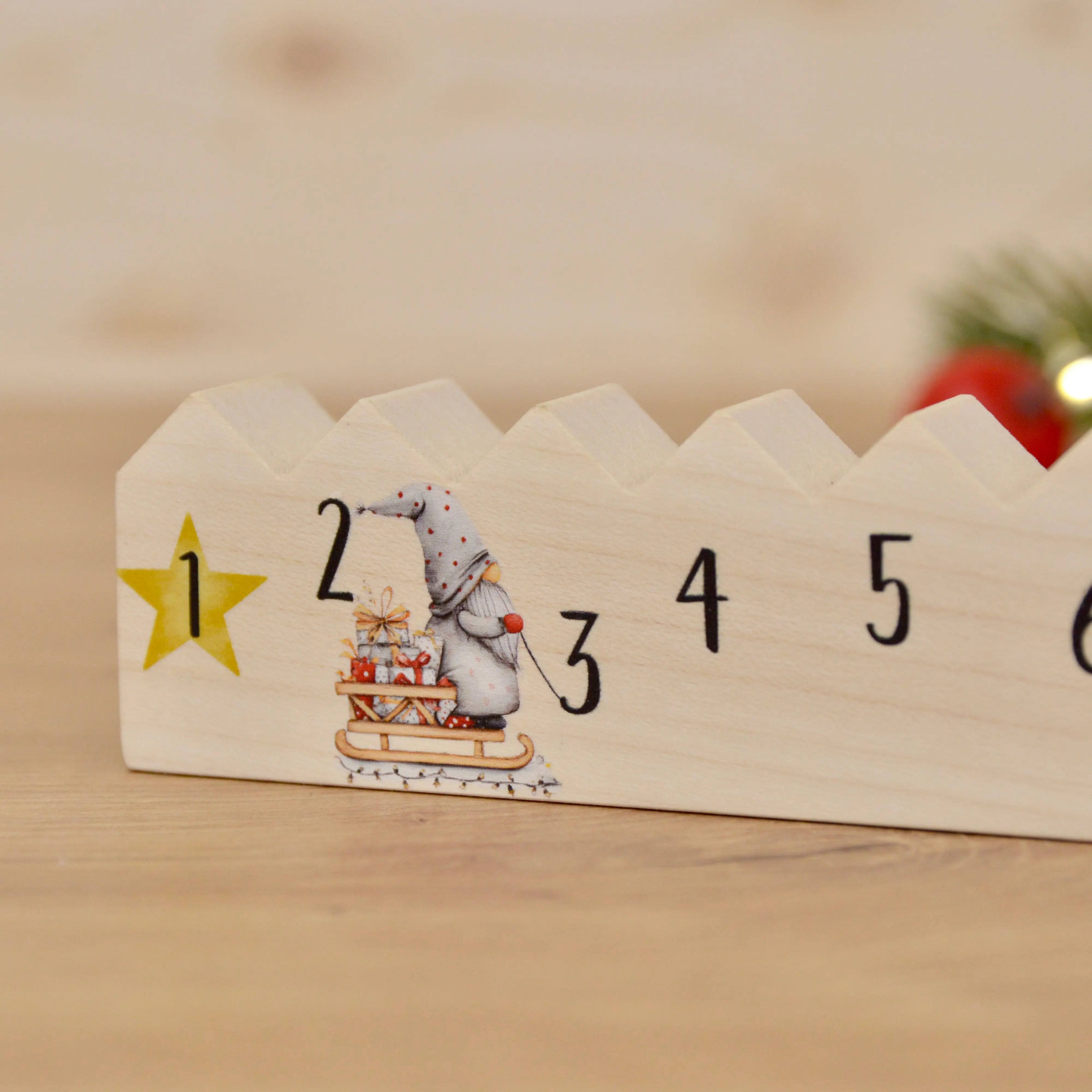 Adventskalender Holzleiste mit Stern | Wichtelmotive Kerzen fürs Leben