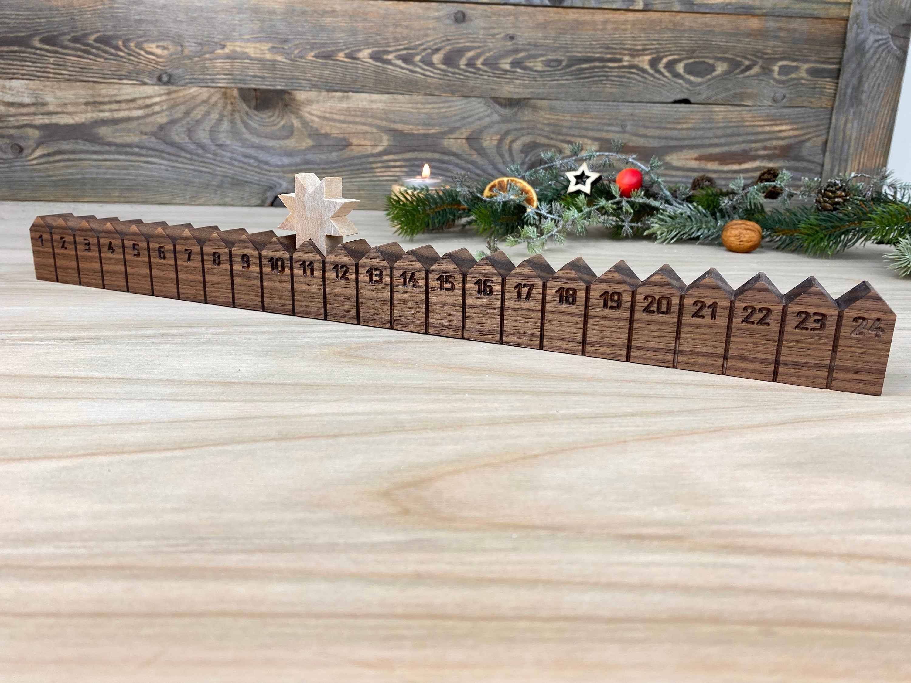 Adventskalender Holzleiste mit Stern graviert, Nussbaum