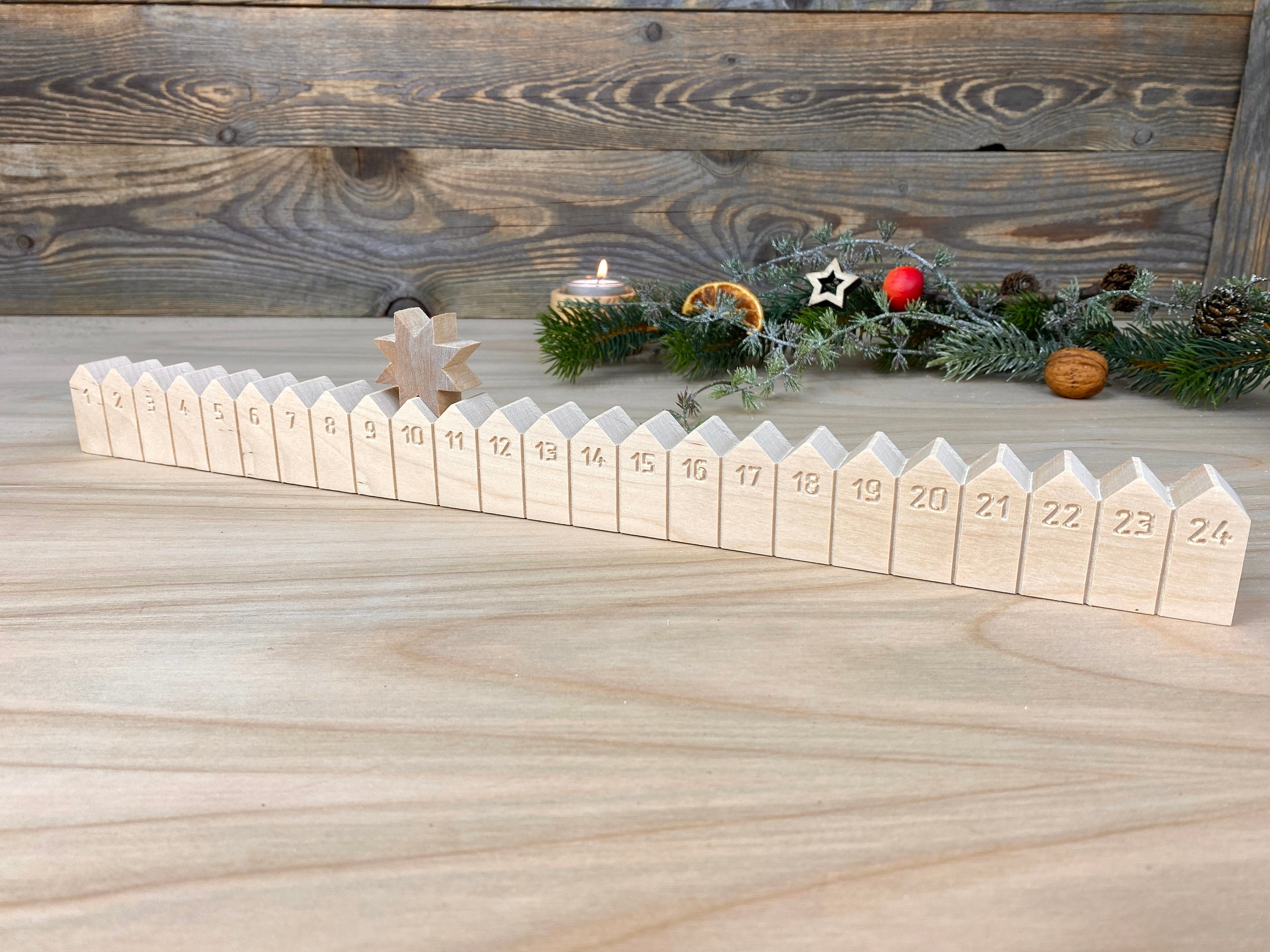 Adventskalender Holzleiste mit Stern graviert, Erle