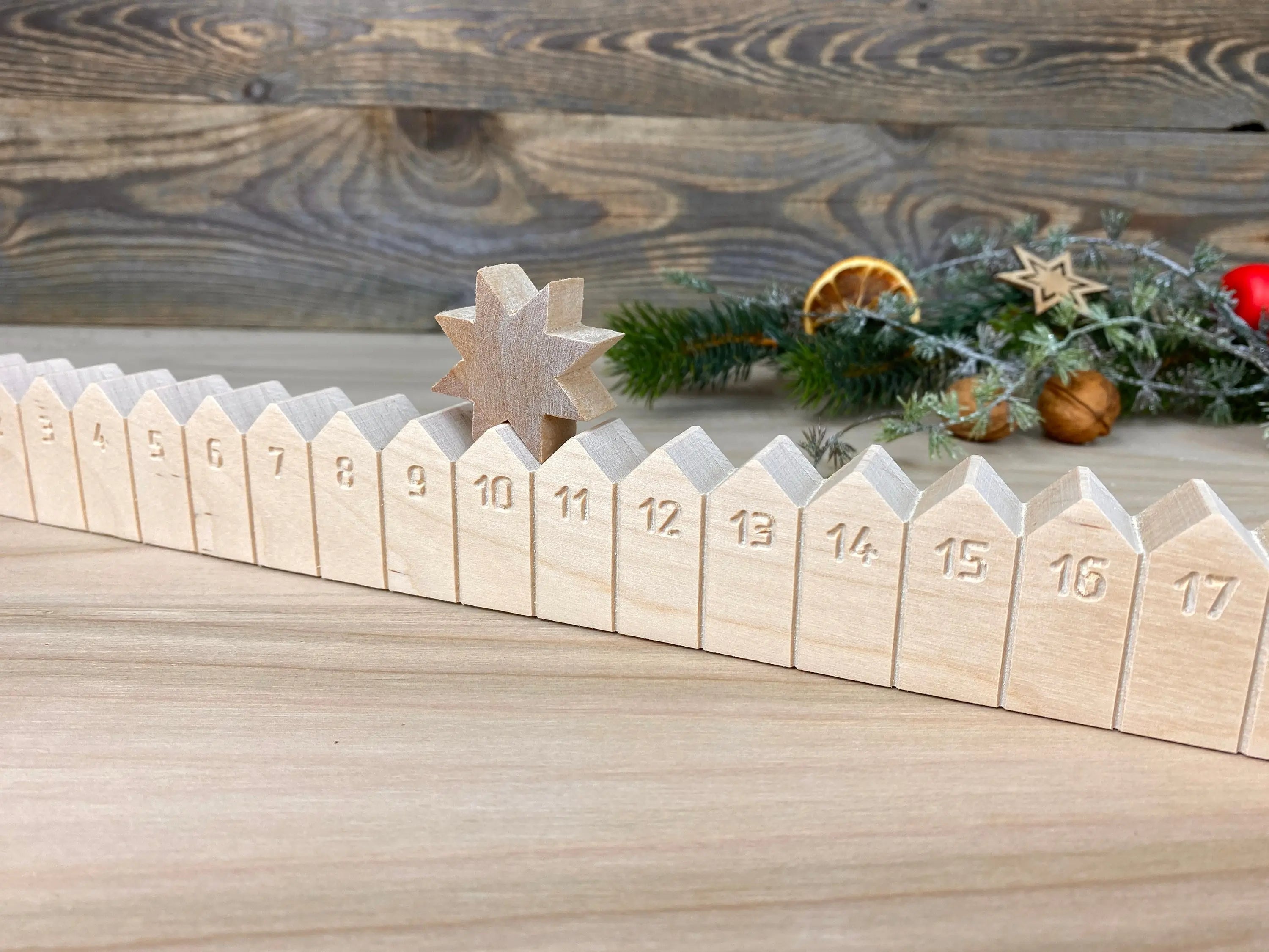 Adventskalender Holzleiste mit Stern graviert, Erle