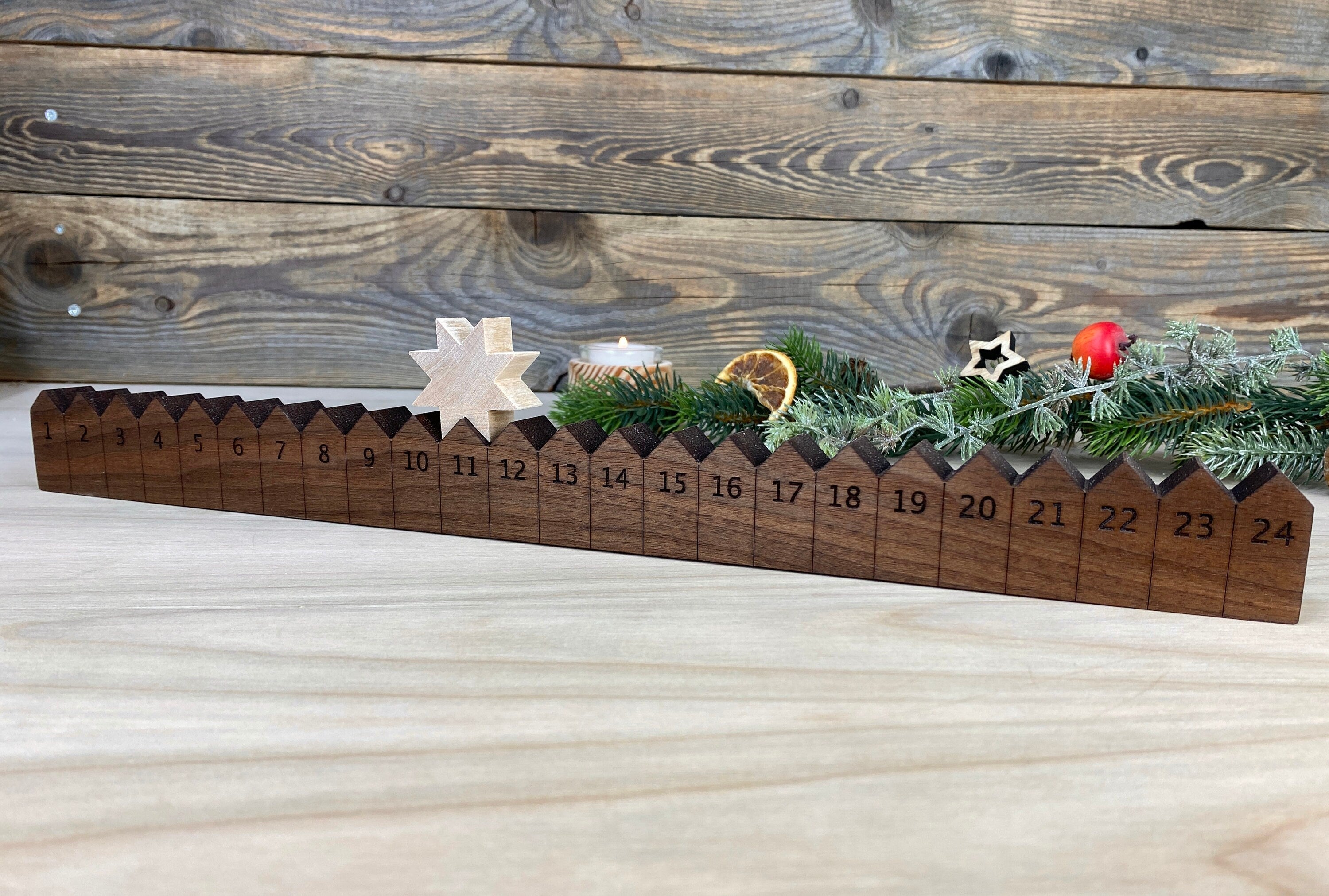 Adventskalender Holzleiste mit Stern mit Lasergravur, Nussbaum