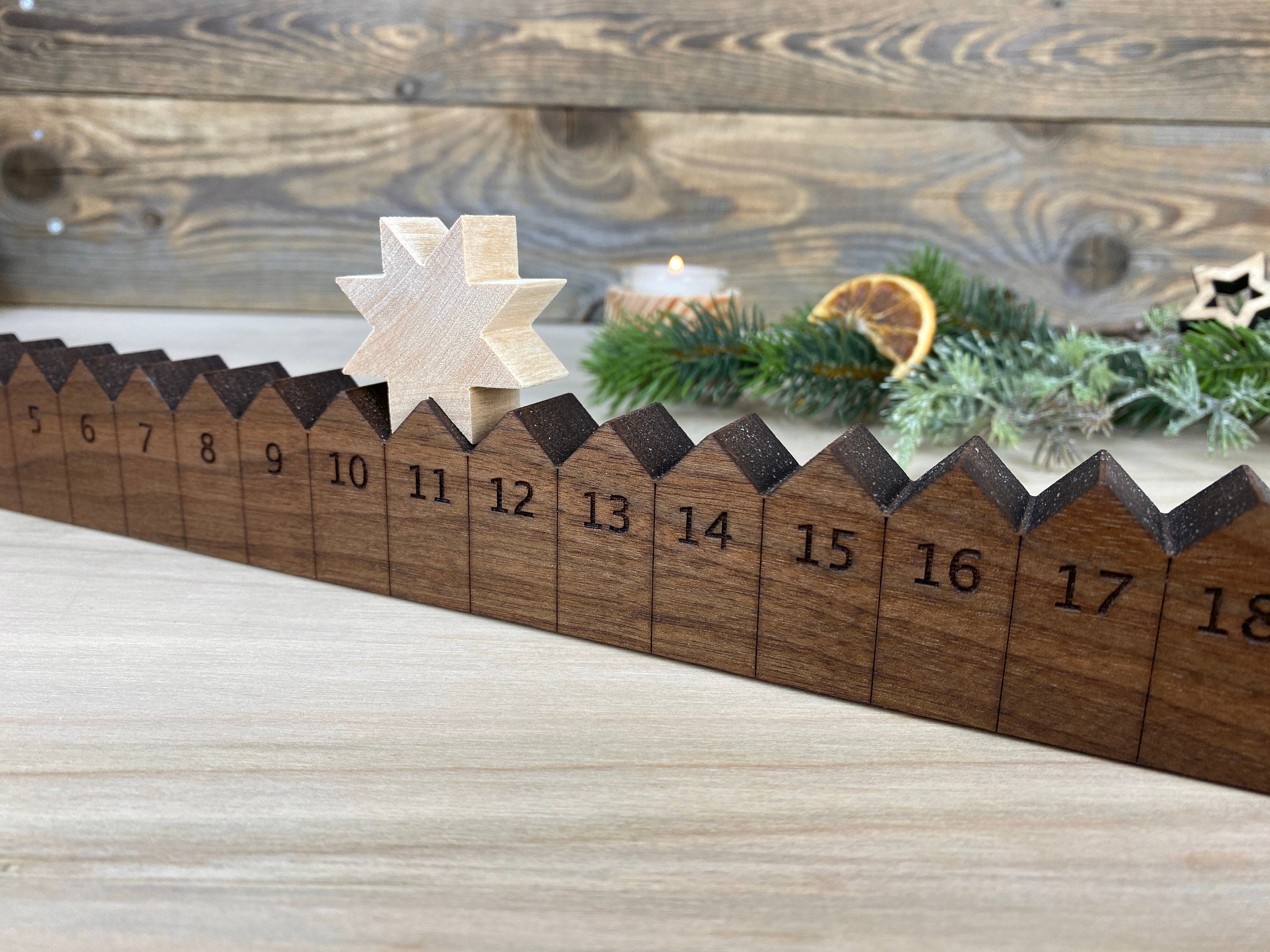 Adventskalender Holzleiste mit Stern mit Lasergravur, Nussbaum