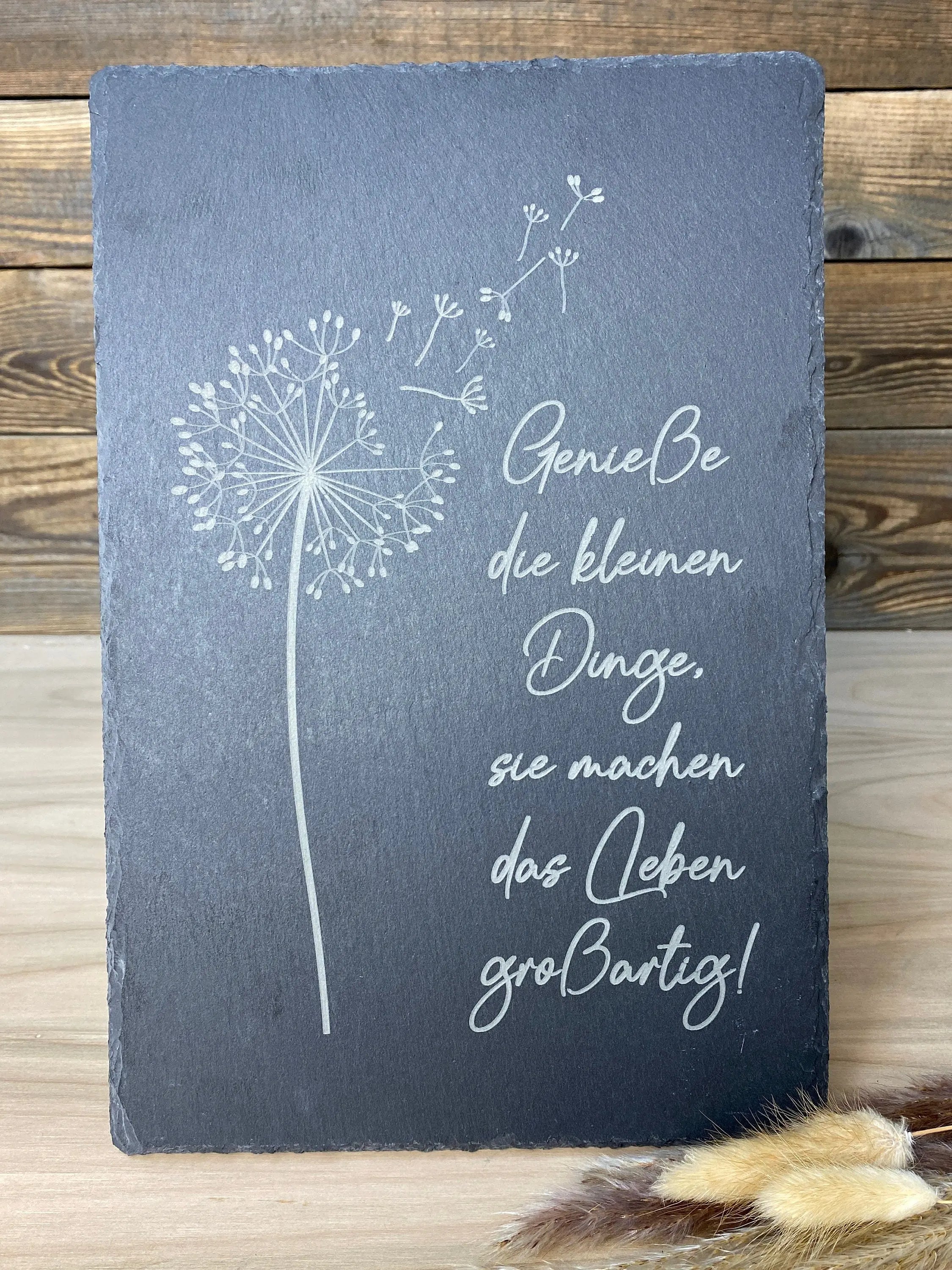 Spruchtafel "Die kleinen Dinge" aus Schiefer, graviert - für Innen und Außen - Pusteblume - Geschenk
