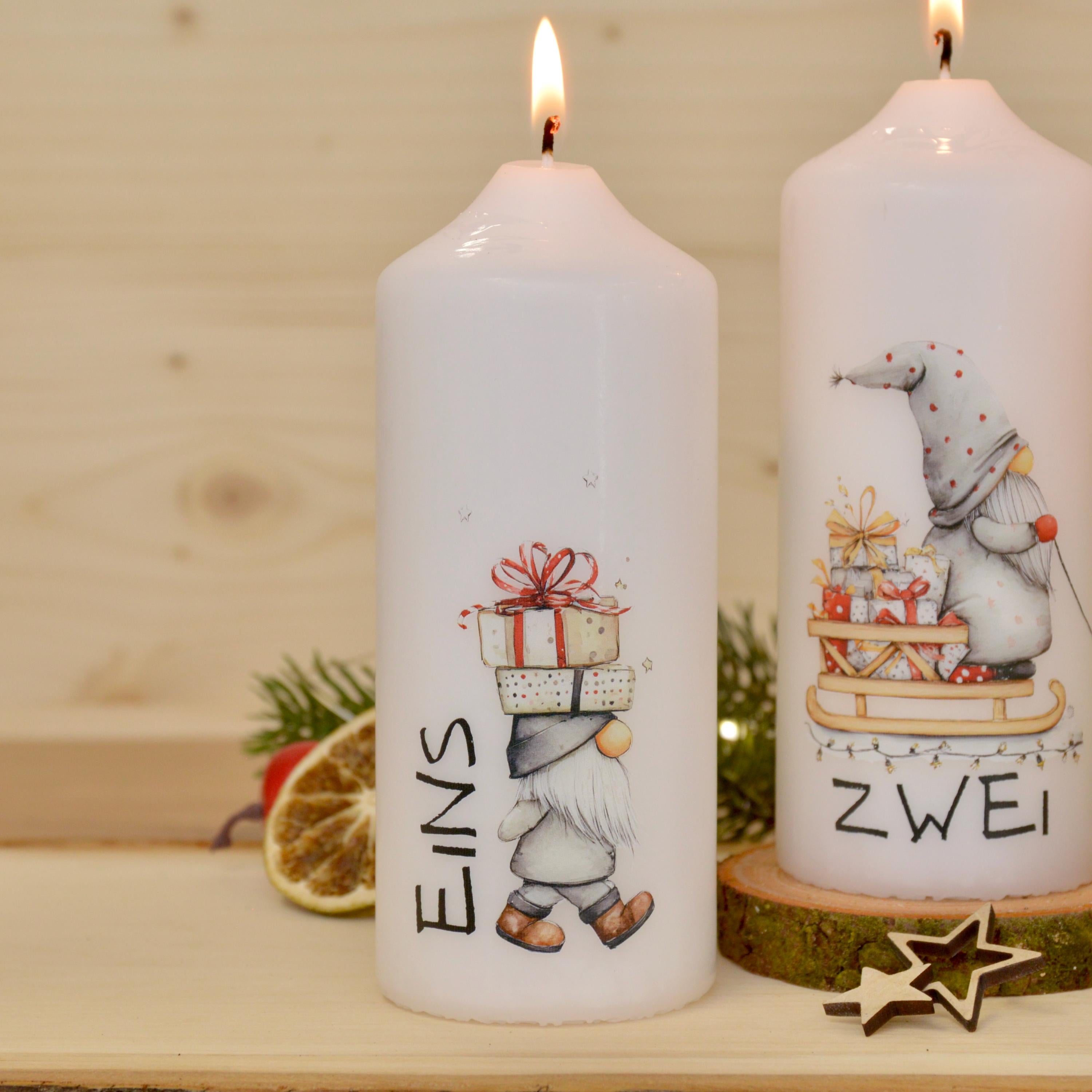 4 Adventskerzen mit süßen Wichtelmotiven – Weihnachtskerzen Set für Adventskranz | Handgemacht | Wichtel Deko | Geschenkidee Weihnachten