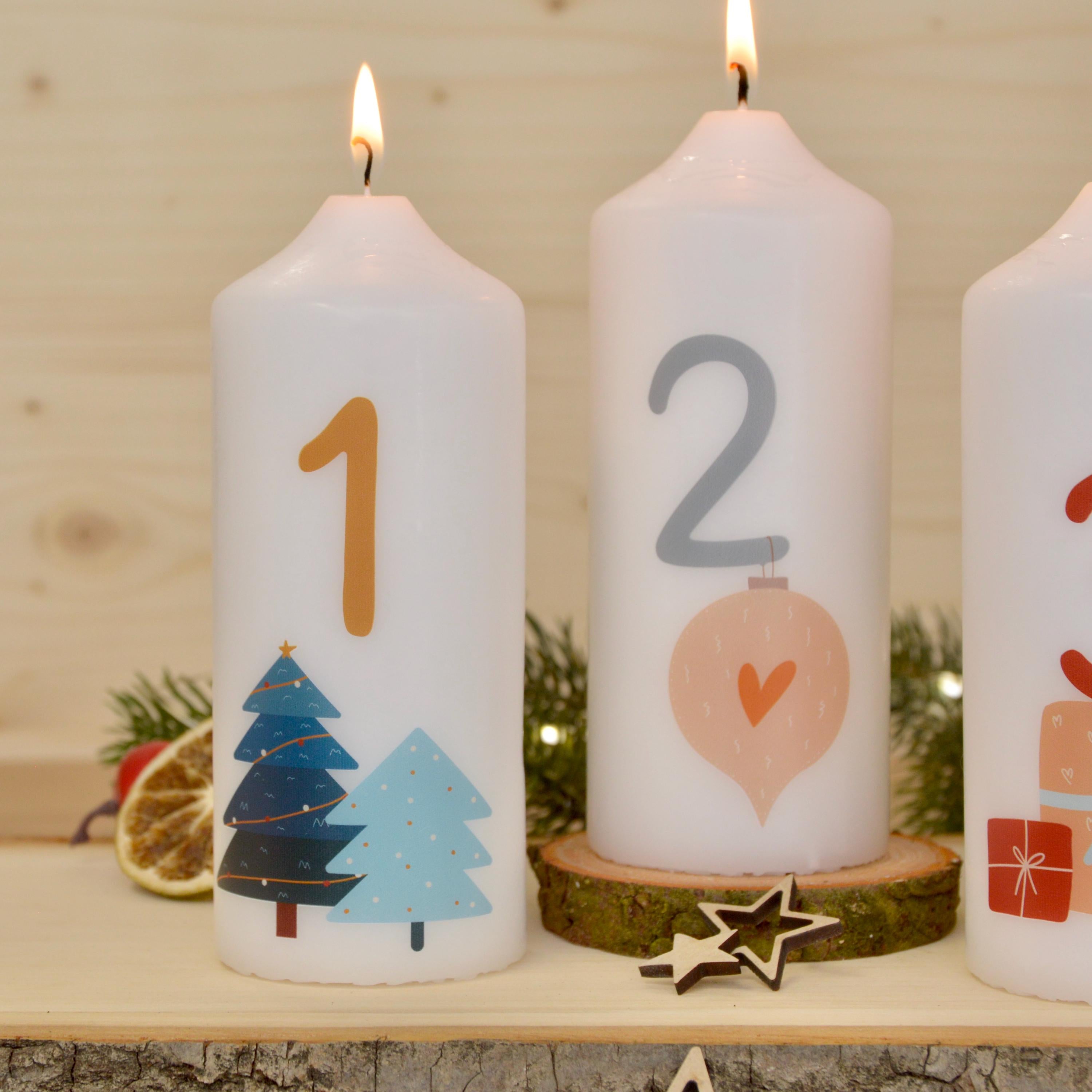 4 Adventskerzen mit modernen Weihnachtsmotiven – Schlichtes Kerzen Set für Adventskranz | Minimalistische Weihnachtsdeko | Handgemacht