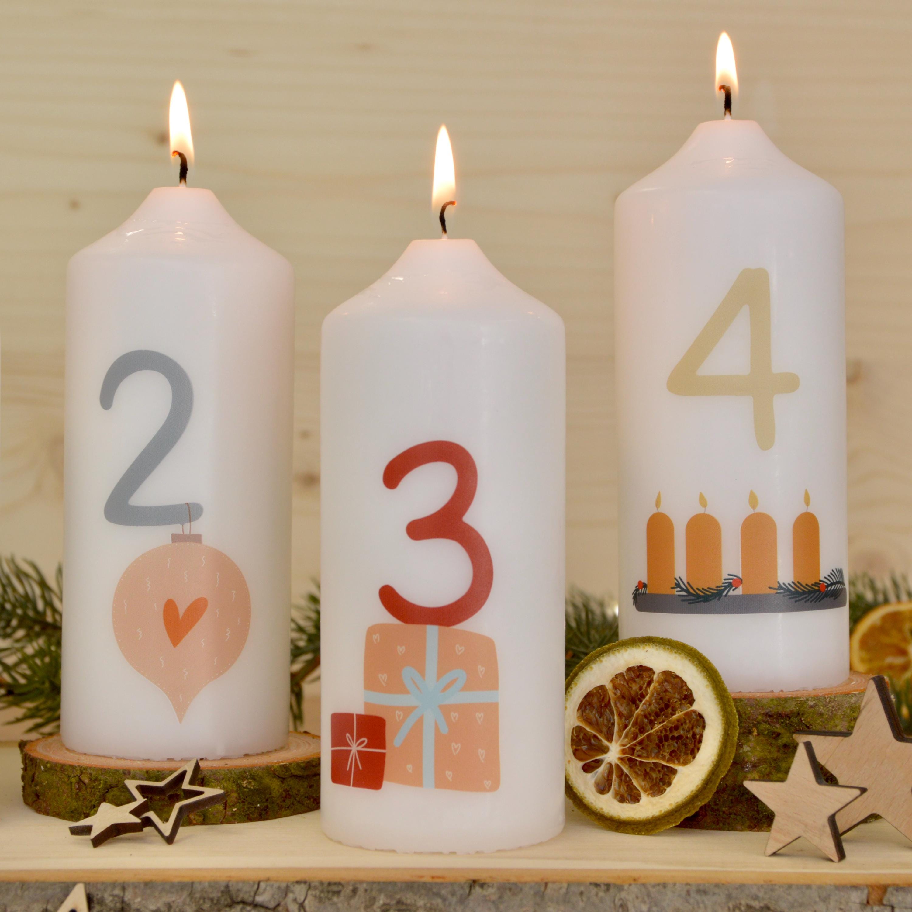 4 Adventskerzen mit modernen Weihnachtsmotiven – Schlichtes Kerzen Set für Adventskranz | Minimalistische Weihnachtsdeko | Handgemacht