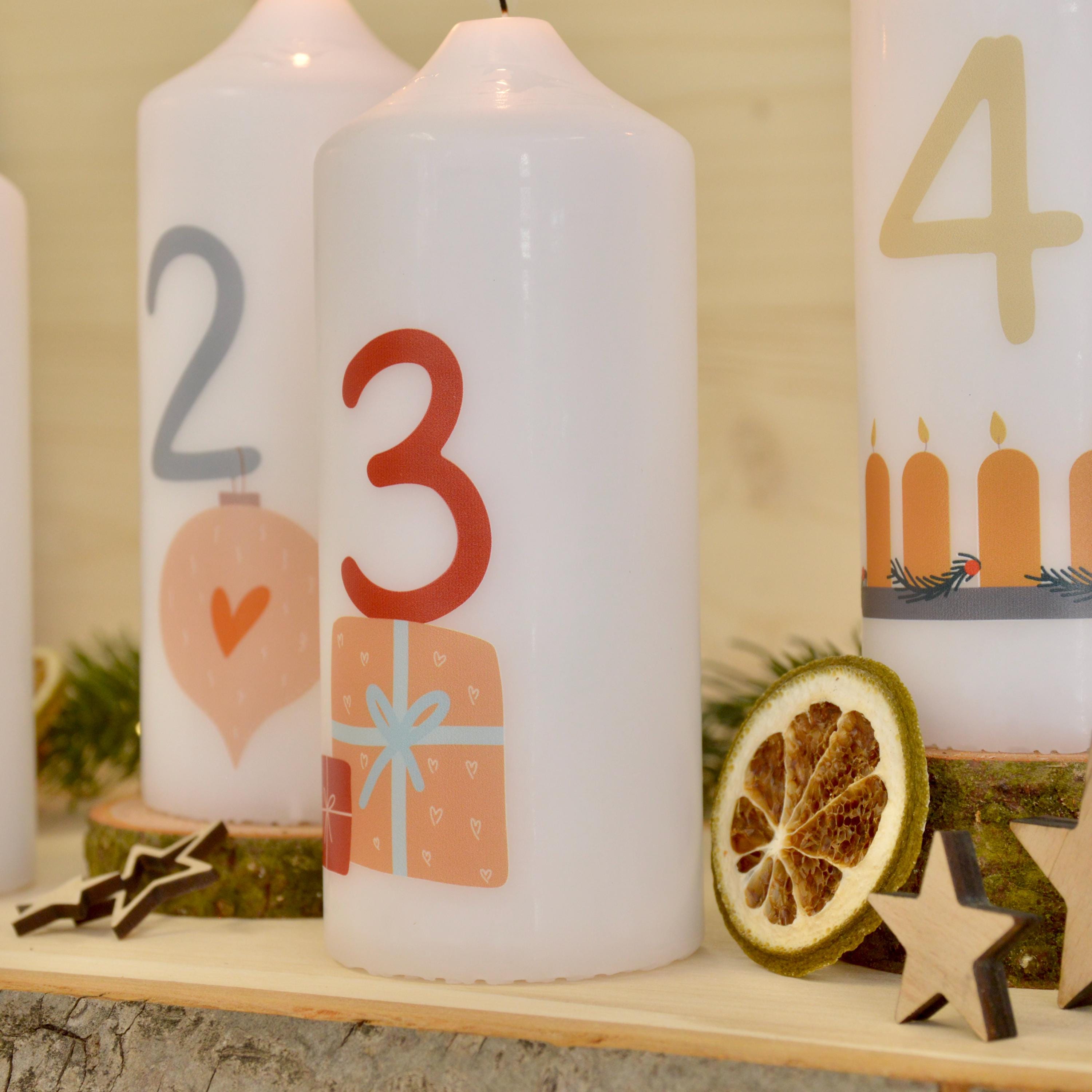 4 Adventskerzen mit modernen Weihnachtsmotiven – Schlichtes Kerzen Set für Adventskranz | Minimalistische Weihnachtsdeko | Handgemacht