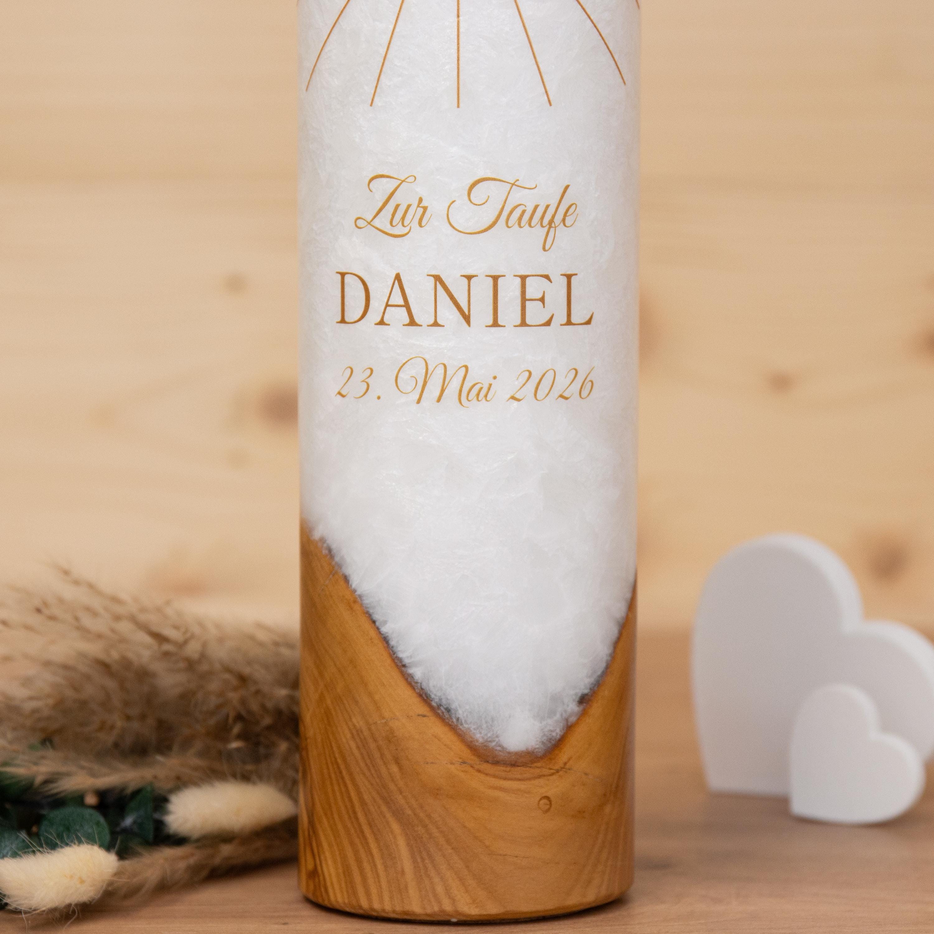 Taufkerze mit Holz - strahlendes Kreuz - individuelle Fertigung - Für die Taufe - Geschenk zur Taufe - Holzkerze - 25x7cm