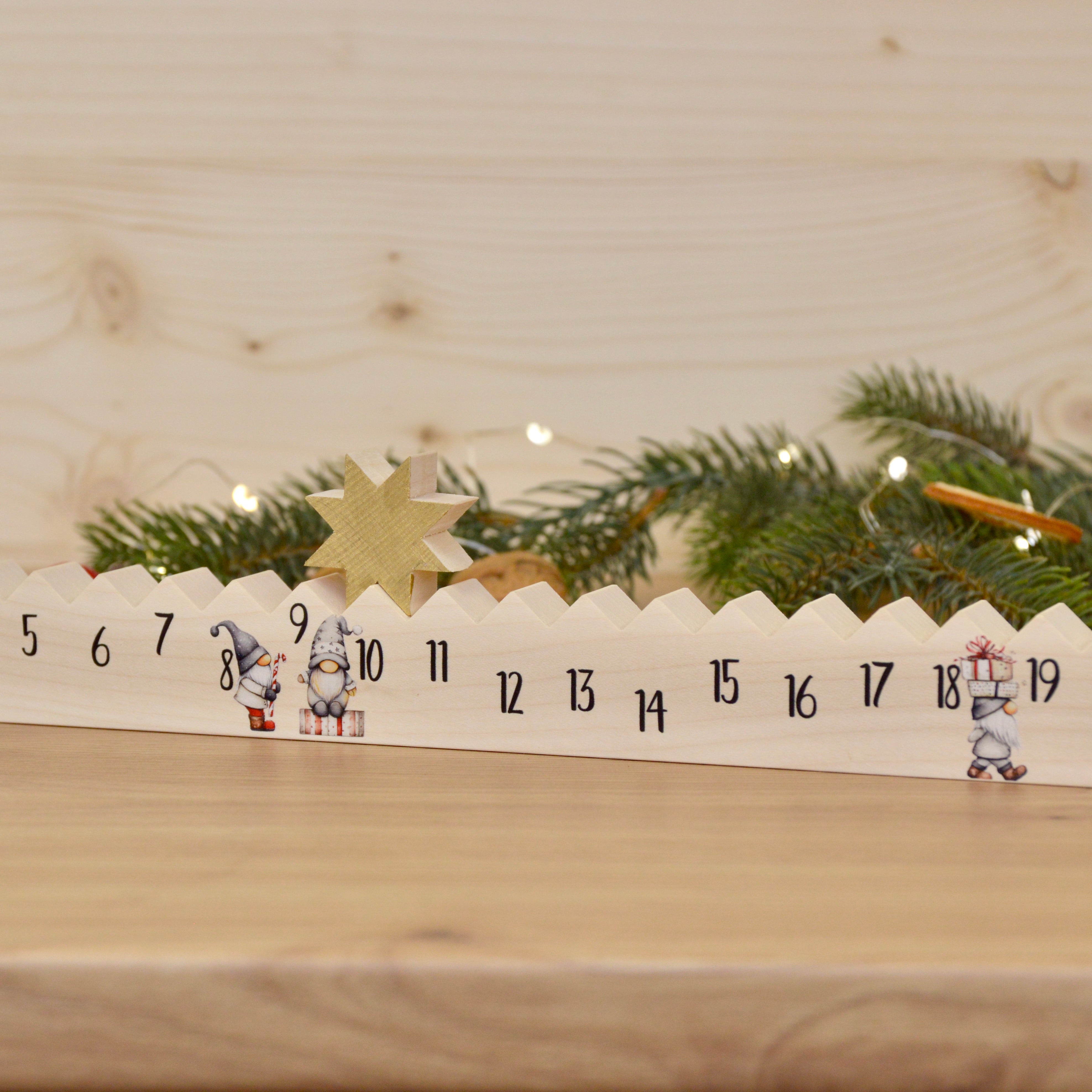 Adventskalender Holzleiste mit Stern | Wichtelmotive