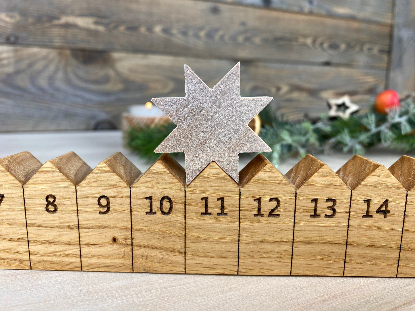 Adventskalender Holzleiste mit Stern mit Lasergravur, Eiche