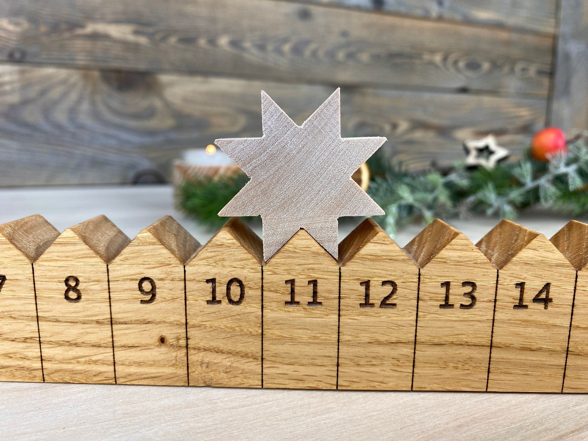 Adventskalender Holzleiste mit Stern mit Lasergravur, Eiche