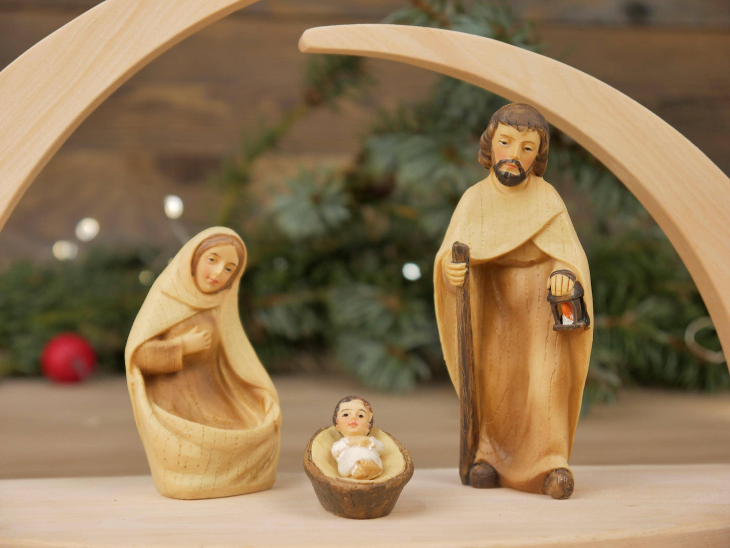 moderne Weihnachtskrippe aus Holz | Krippe für Weihnachten | Ideal als Geschenk | mit Heiliger Familie