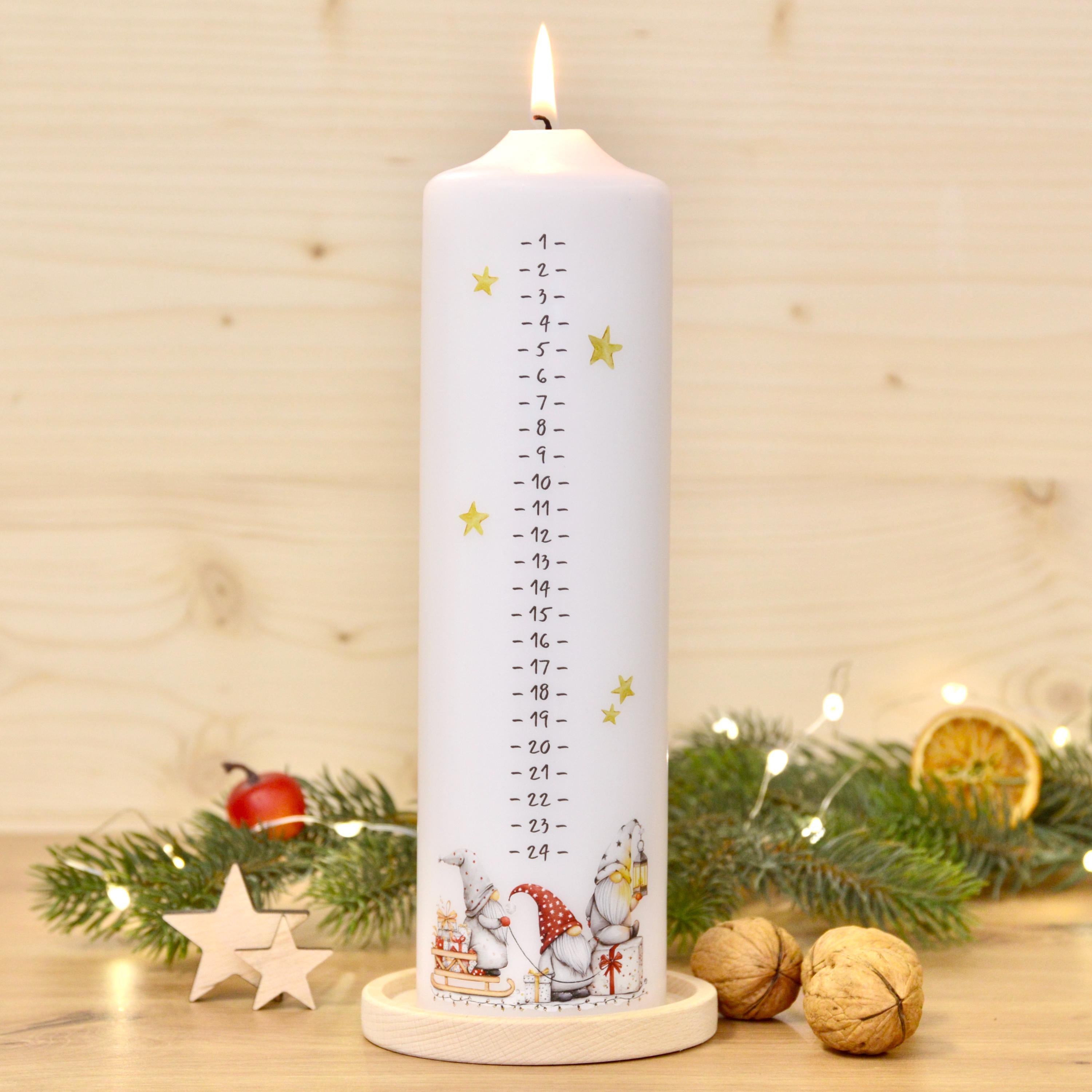 Adventskalender Kerze mit süßen Weihnachtswichteln – Wichtel Motiv – Adventskerze 1–24 – Geschenkidee Weihnachten – Skandinavische Deko