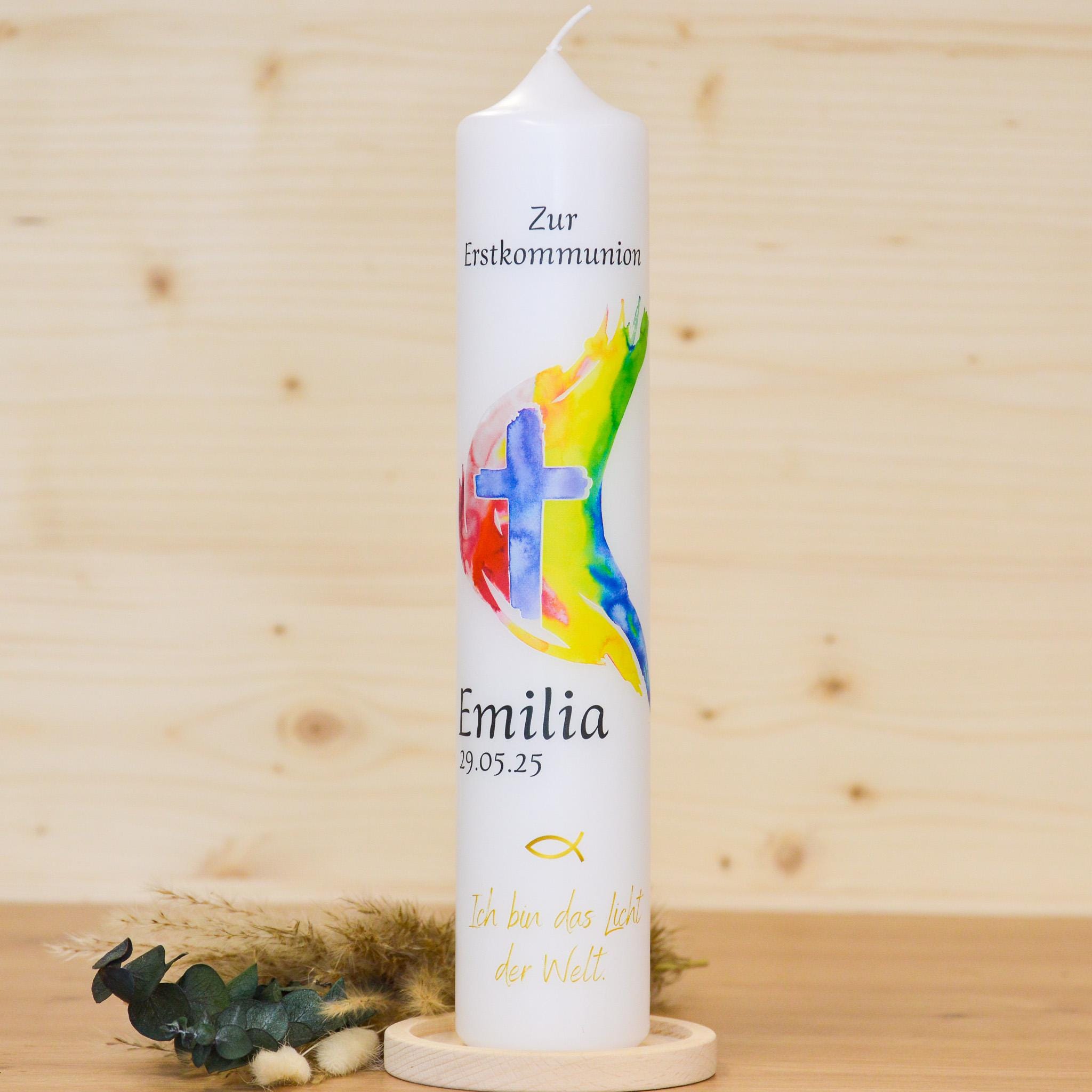 Personalisierte Kommunionkerze Regenbogen Kreuz Emilia – Mit Name, Datum & Spruch – Kerze zur Erstkommunion - Erstkommunion