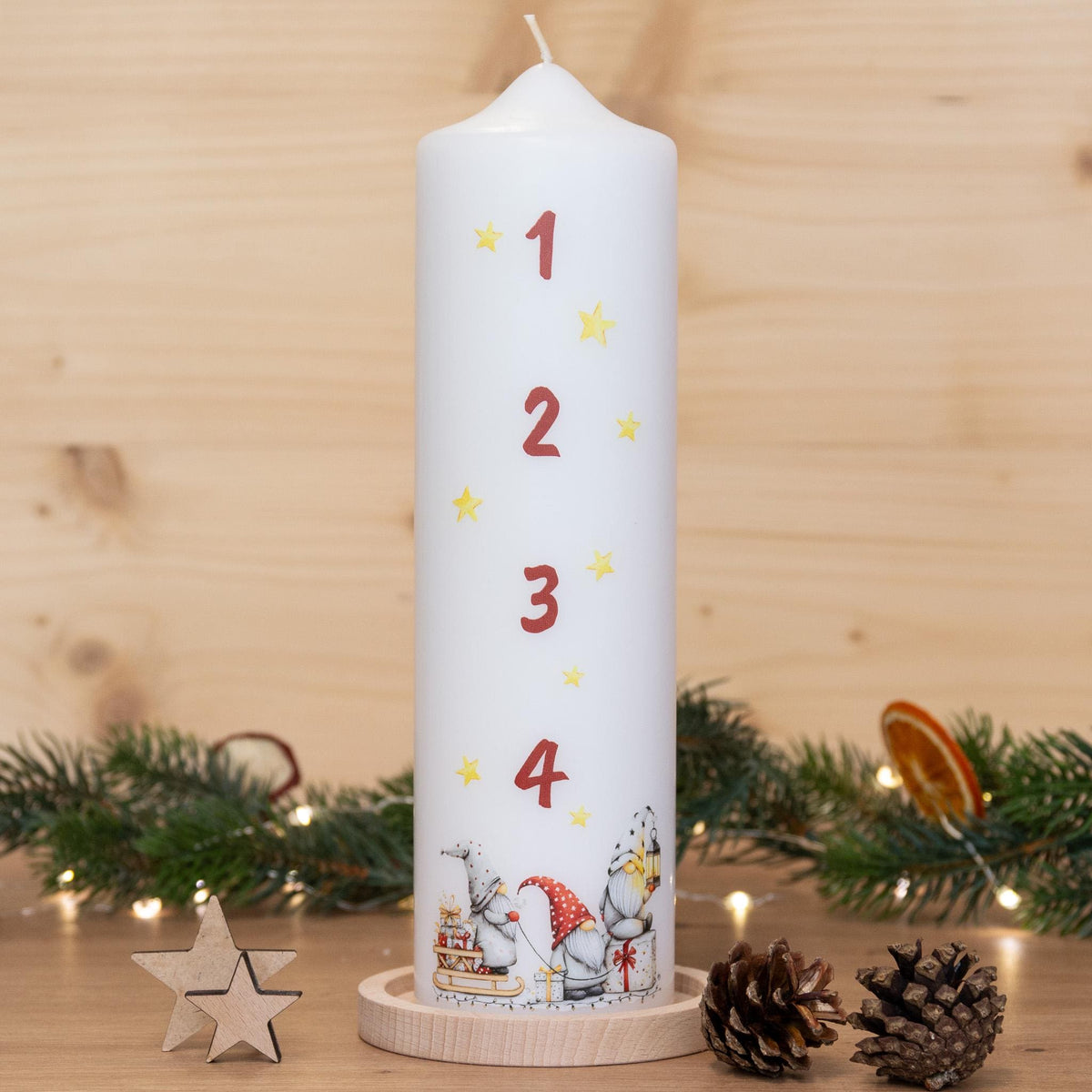 Adventskalender Kerze mit süßen Weihnachtswichteln – Wichtel Motiv – Adventskerze 1–4 | Geschenkidee Weihnachten – Adventskranz