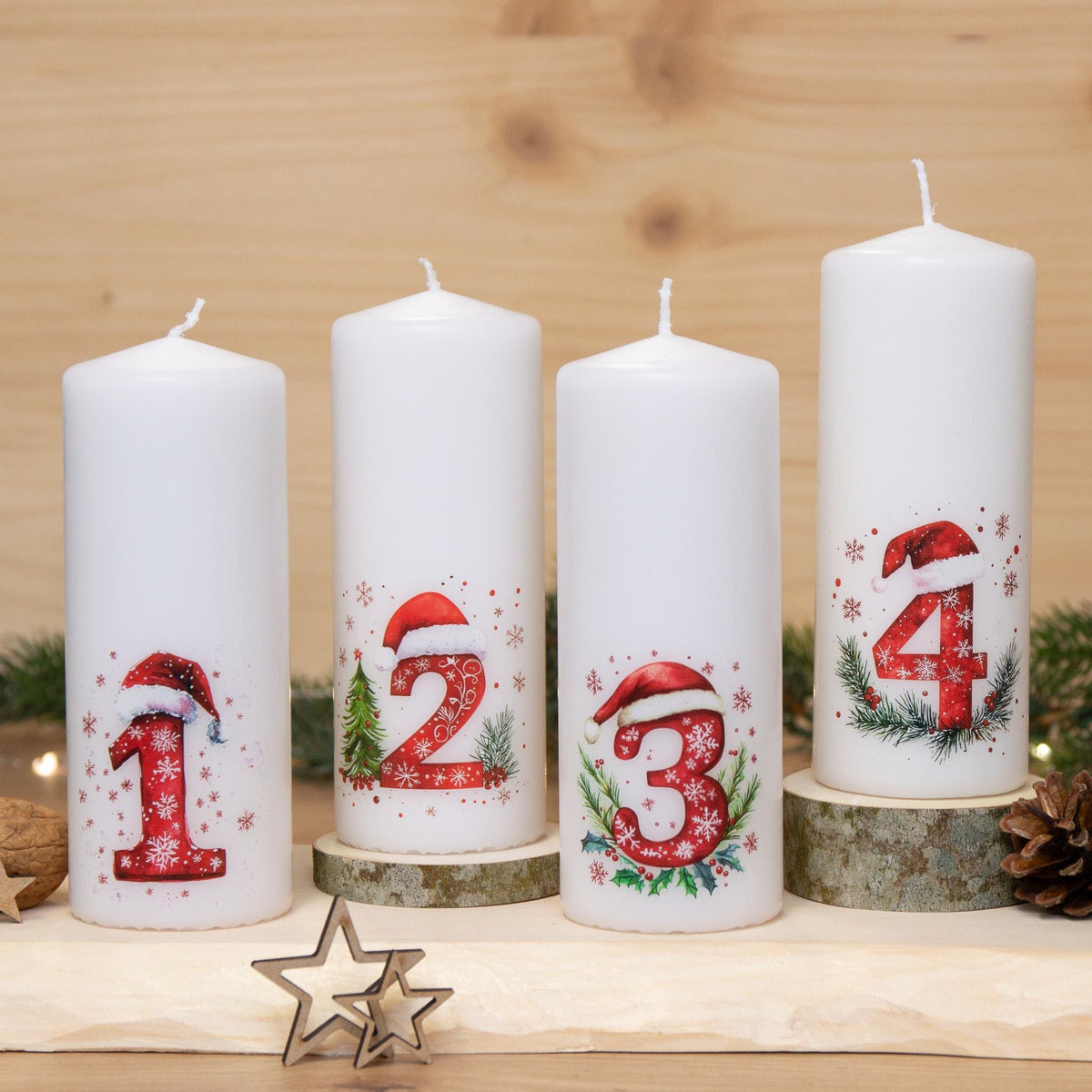 4 Adventskerzen mit Zahlen & Mützchen – Weihnachtskerzen Set für Adventskranz | Handgemacht | Weihnachtsdeko Deko | Geschenkidee