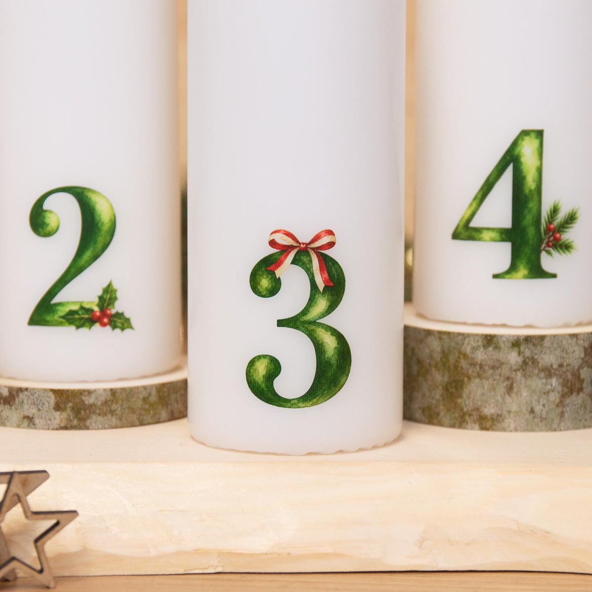 4 Adventskerzen mit weihnachtlichen Zahlen – Weihnachtskerzen Set für Adventskranz | Handgemacht | Weihnachtsdeko Deko | Geschenkidee