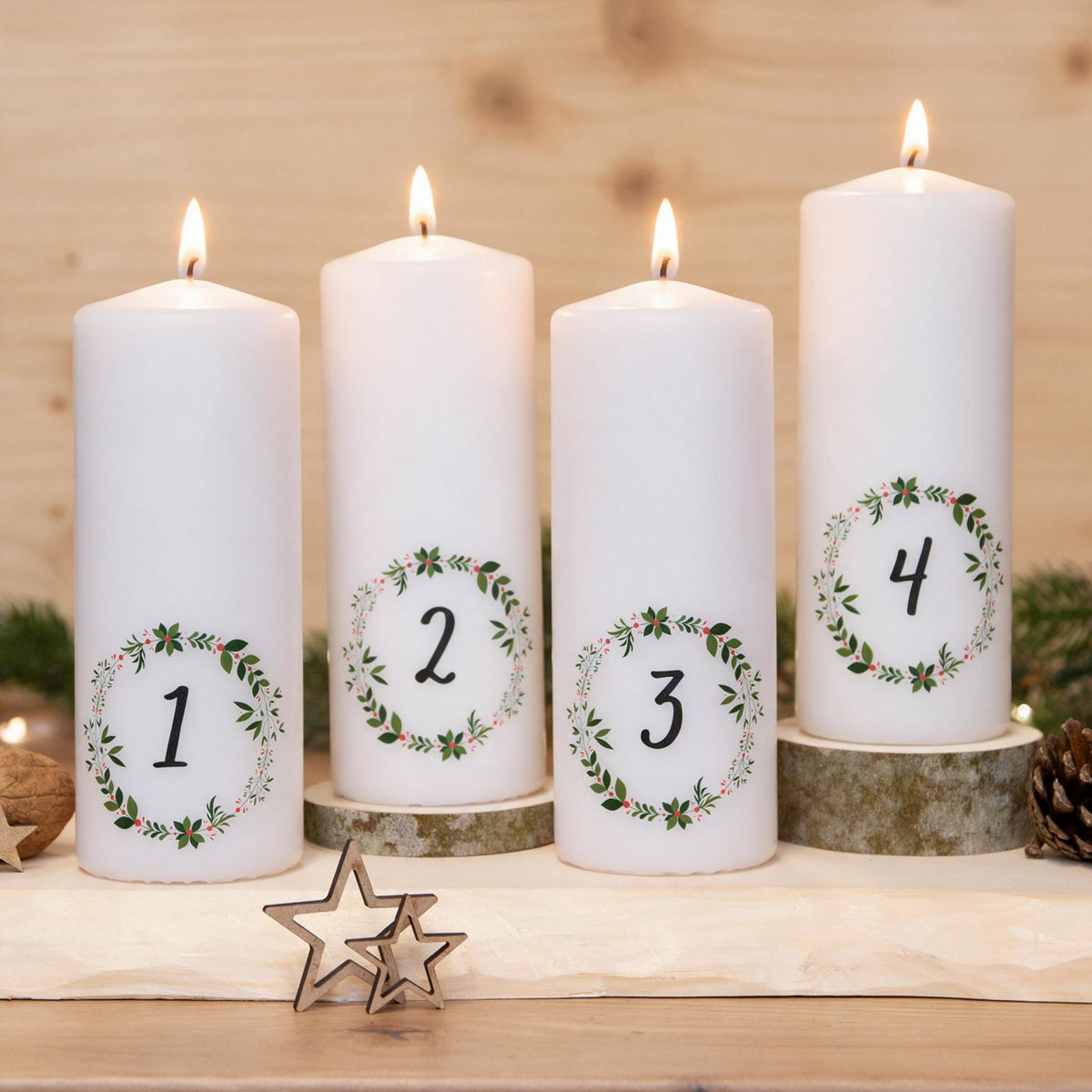 4 Adventskerzen mit Zahlen im Kranz – Weihnachtskerzen Set für Adventskranz | Handgemacht | Weihnachtsdeko Deko | Geschenkidee
