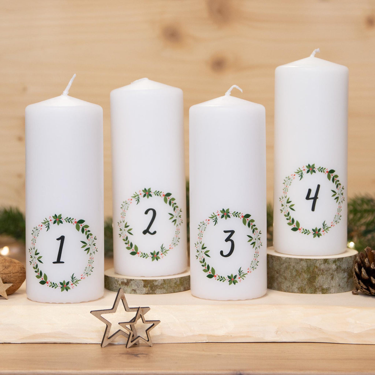 4 Adventskerzen mit Zahlen im Kranz – Weihnachtskerzen Set für Adventskranz | Handgemacht | Weihnachtsdeko Deko | Geschenkidee