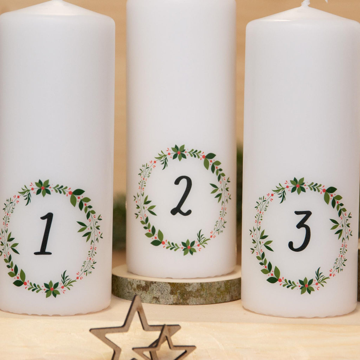 4 Adventskerzen mit Zahlen im Kranz – Weihnachtskerzen Set für Adventskranz | Handgemacht | Weihnachtsdeko Deko | Geschenkidee
