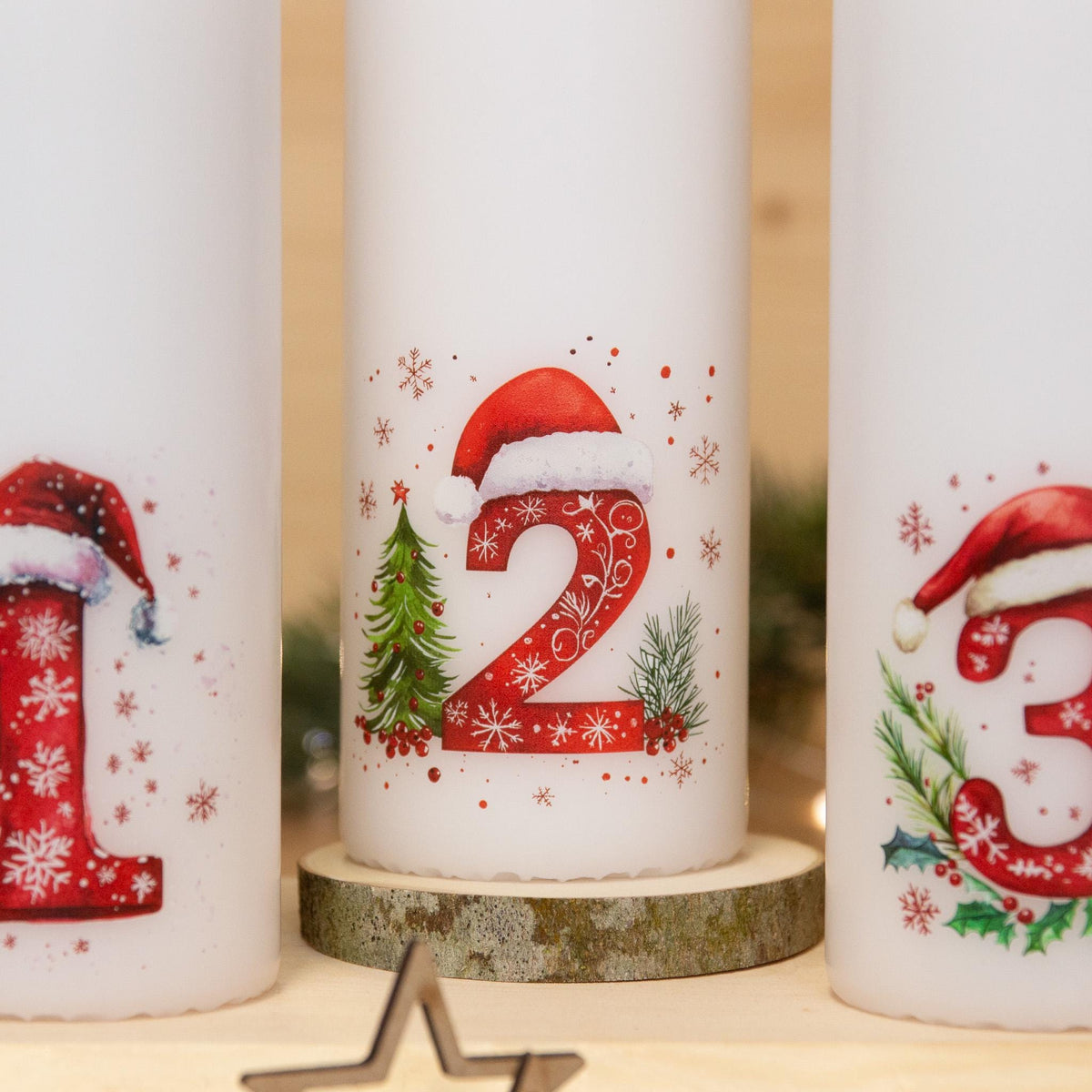 4 Adventskerzen mit Zahlen & Mützchen – Weihnachtskerzen Set für Adventskranz | Handgemacht | Weihnachtsdeko Deko | Geschenkidee