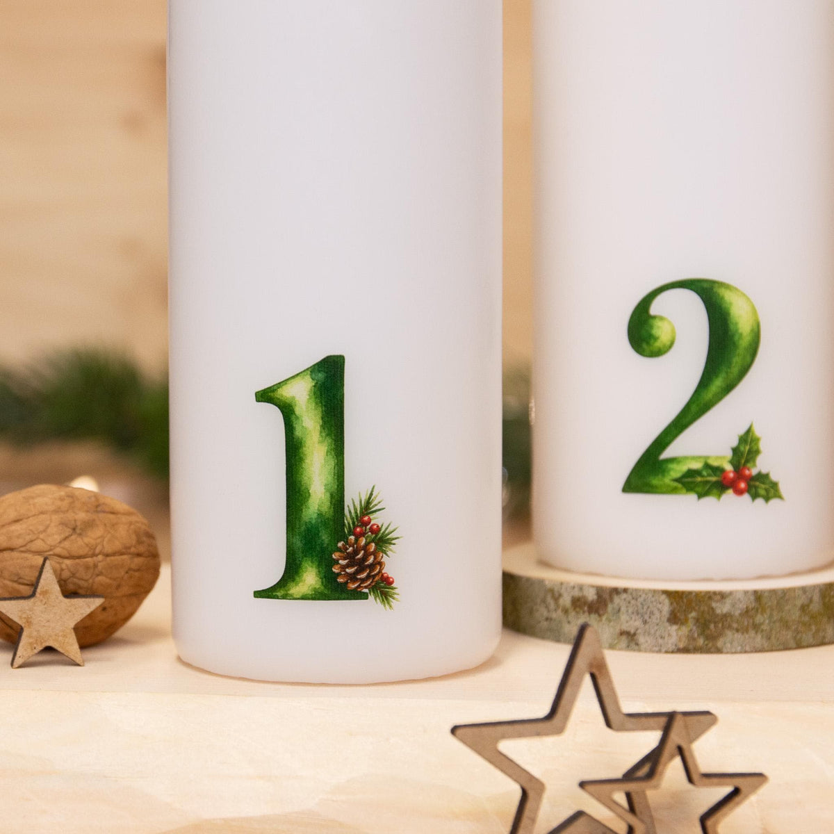 4 Adventskerzen mit weihnachtlichen Zahlen – Weihnachtskerzen Set für Adventskranz | Handgemacht | Weihnachtsdeko Deko | Geschenkidee