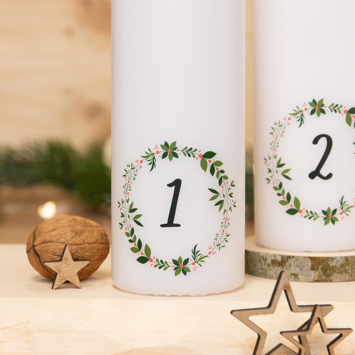 4 Adventskerzen mit Zahlen im Kranz – Weihnachtskerzen Set für Adventskranz | Handgemacht | Weihnachtsdeko Deko | Geschenkidee