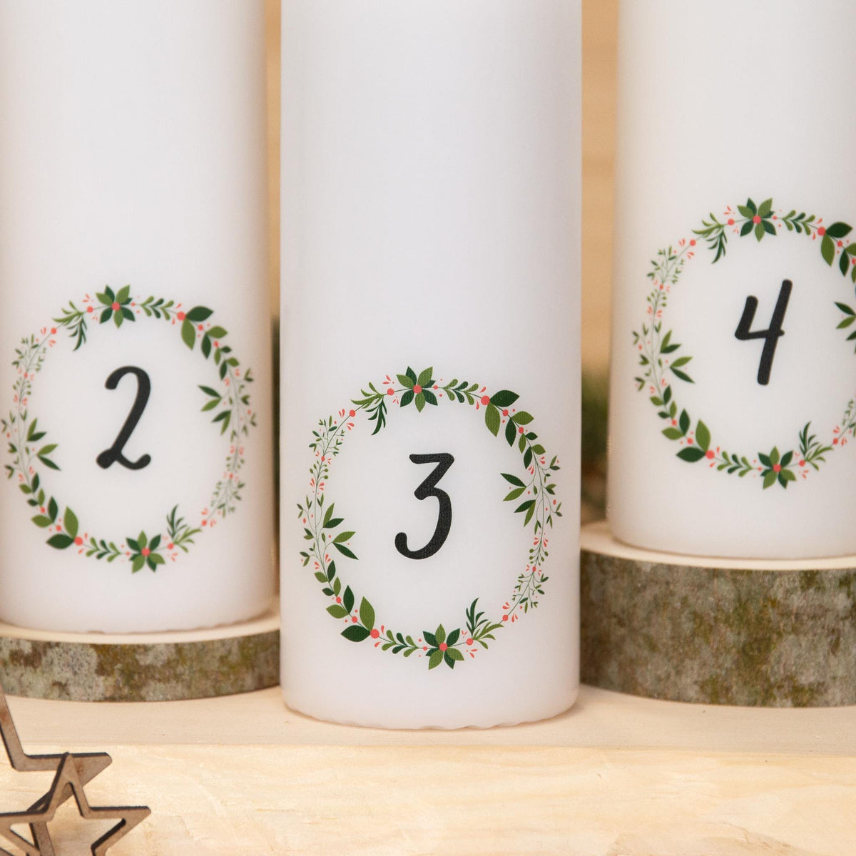 4 Adventskerzen mit Zahlen im Kranz – Weihnachtskerzen Set für Adventskranz | Handgemacht | Weihnachtsdeko Deko | Geschenkidee